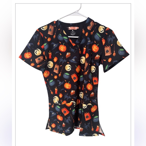 EliteMed PERFORMANCE Halloween print themed scrub top size various - Picture 1 of 9